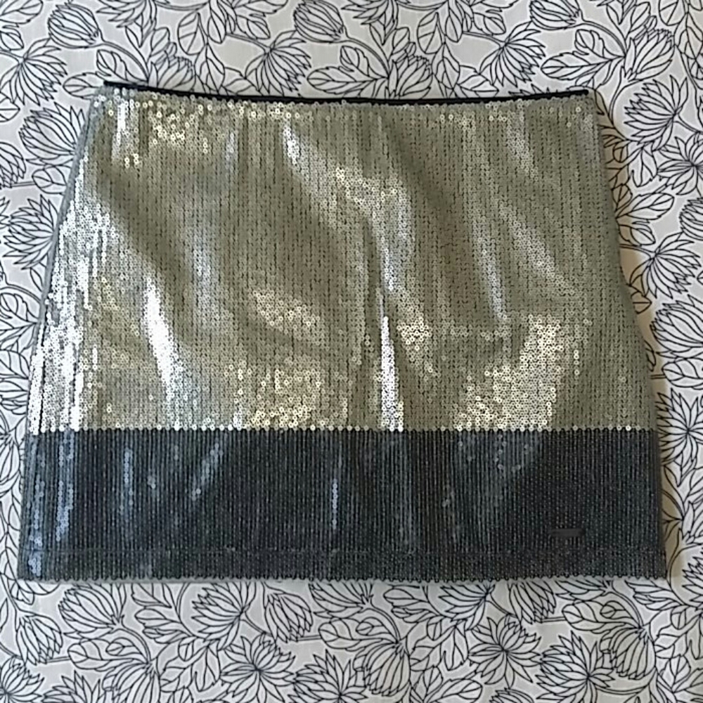 hollister sequin skirt